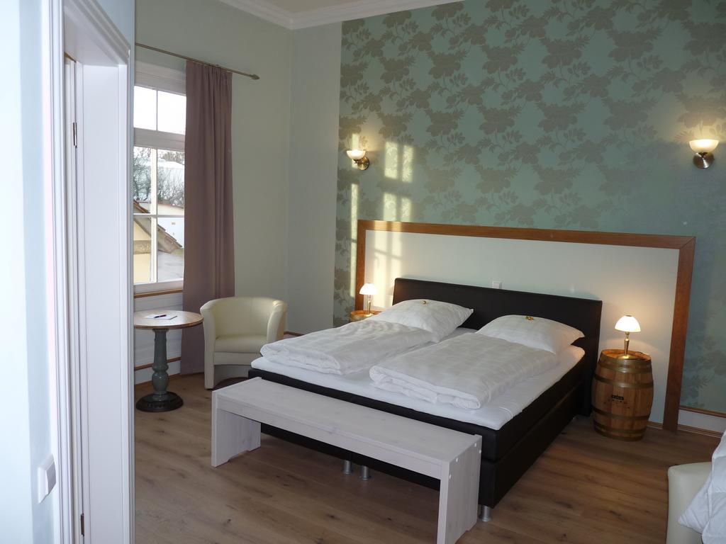 Gaestehaus "Unsere Stadtvilla" Hechingen Szoba fotó